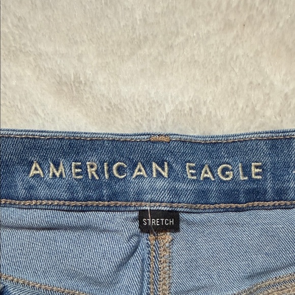 American Eagle Outfitters Women's Blue Denim Curvy Mom Short - Picture 3 of 5